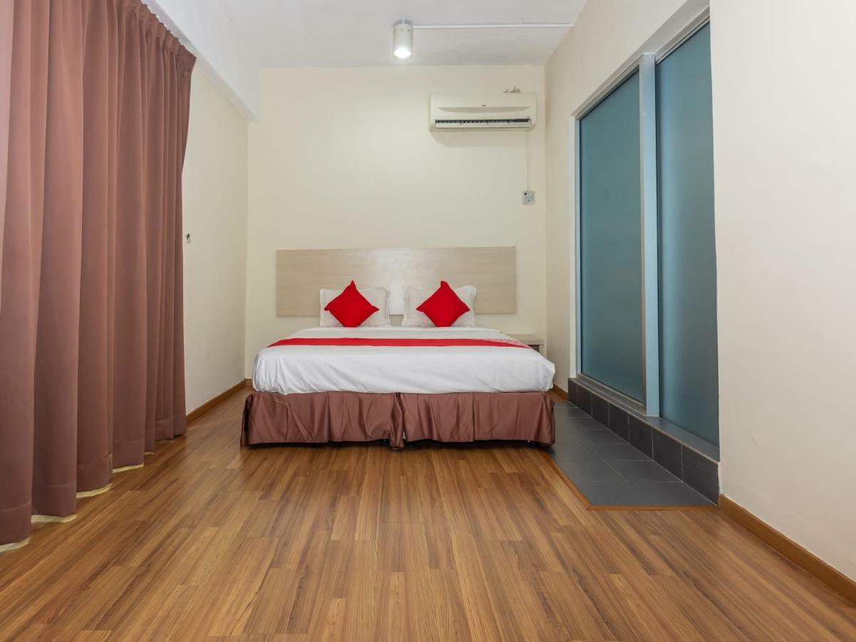 Hotel Oyo 1158 906 Airport Malacca Exterior foto
